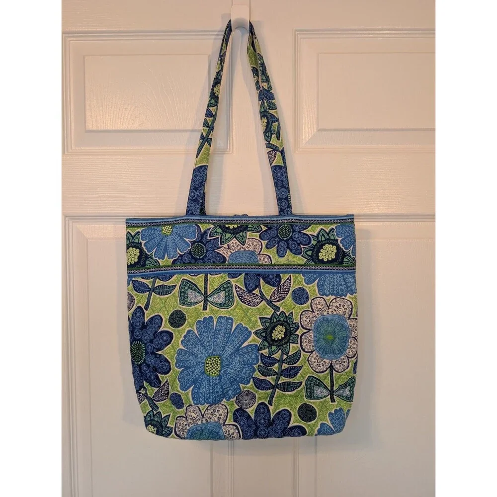 Vera Bradley Doodle Daisy Blue Floral Print Tote Bag Vacation Beach Travel